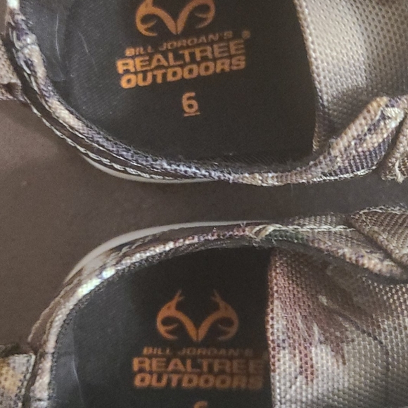 Realtree Outdoors toddler camo sneakers. Size 6 - Picture 5 of 5
